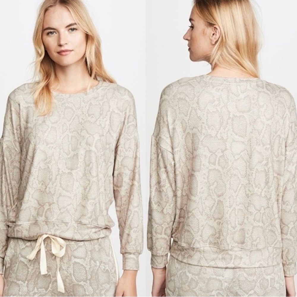 Sundry Snakeskin Print Drapey Long Sleeve Pullover Sweatshirt Sweater Neutral XS